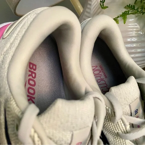 Brooks Ghost 16 Athletic Running Sneakers Shoes Womens 8 White/Grey/Blue/Pink - Picture 9 of 10